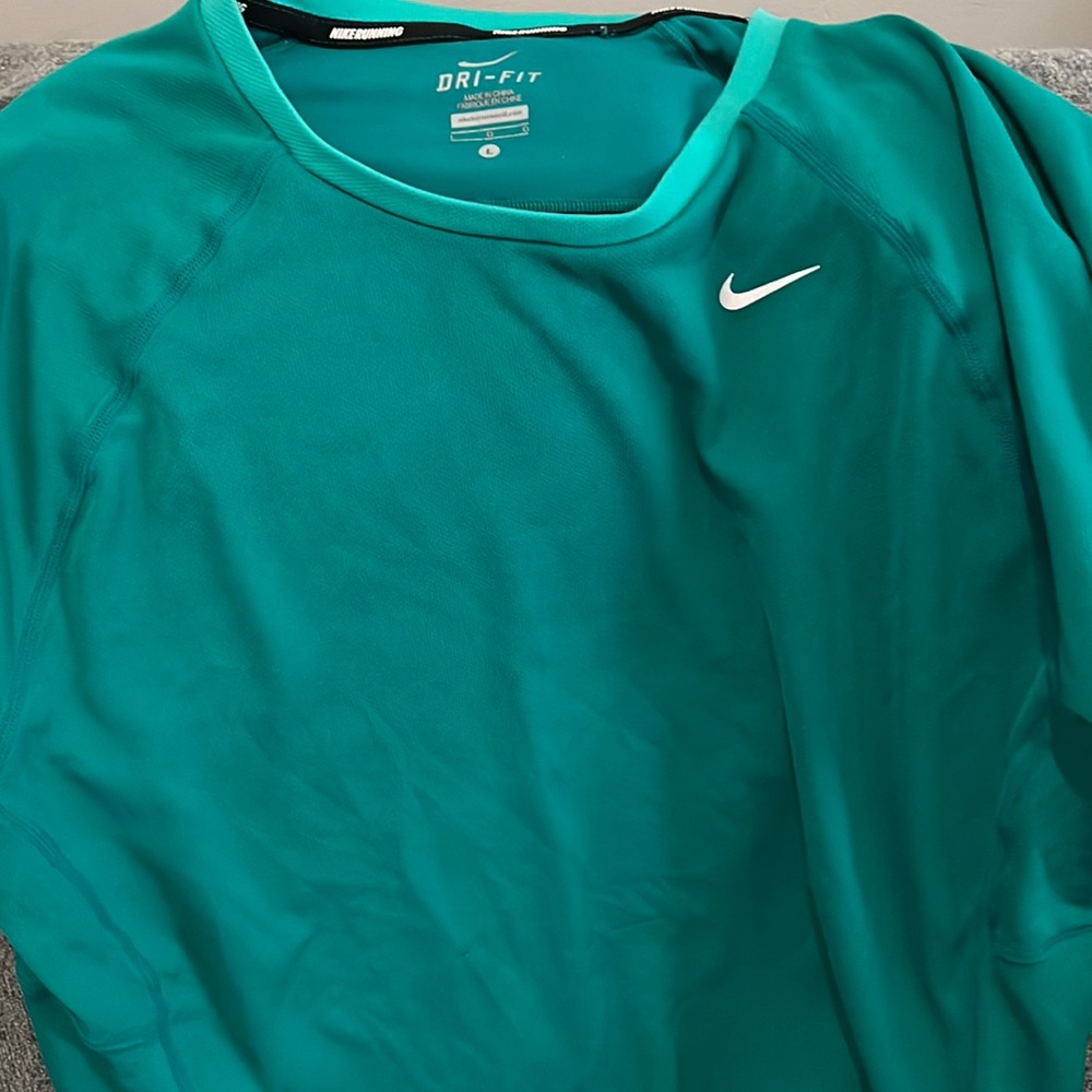 Mens Dri-fit Nike large t shirt